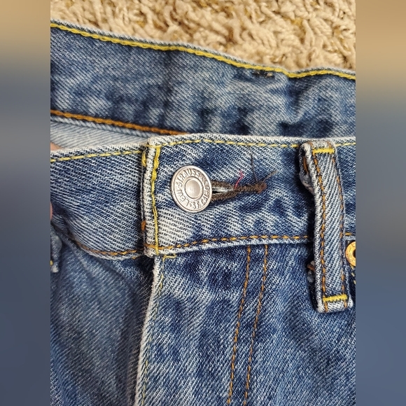 GUC Levi's 32x33, Red Tab, Straight Leg - Picture 4 of 10